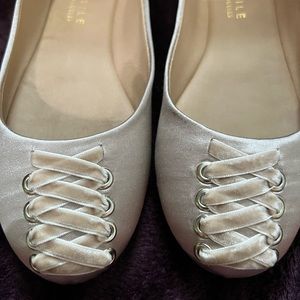 woman tan / champagne shoe ballet size 7